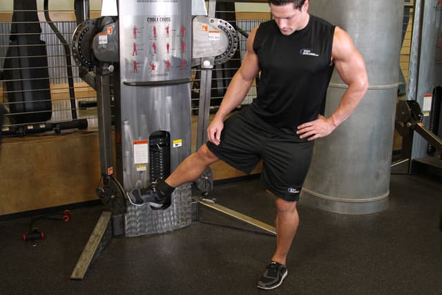 Starting position of Cable Hip Adduction