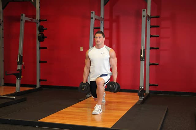 Ending position of Dumbbell Rear Lunge