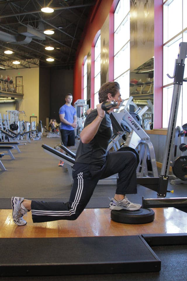 Ending position of Elevated Back Lunge