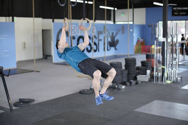 Ending position of Kipping Muscle Up