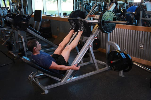 Starting position of Leg Press
