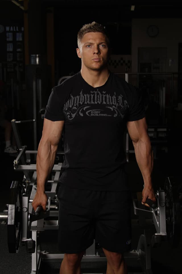 Starting position of Leverage Shrug