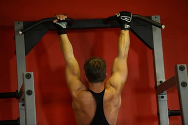 Mixed Grip Chin - Step 1