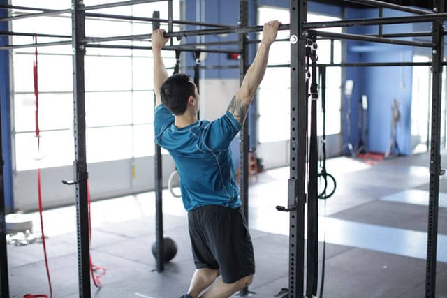 Ending position of Scapular Pull-Up