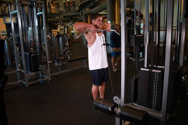 Upright Cable Row - Step 1