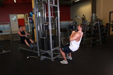 V-Bar Pulldown - Step 1
